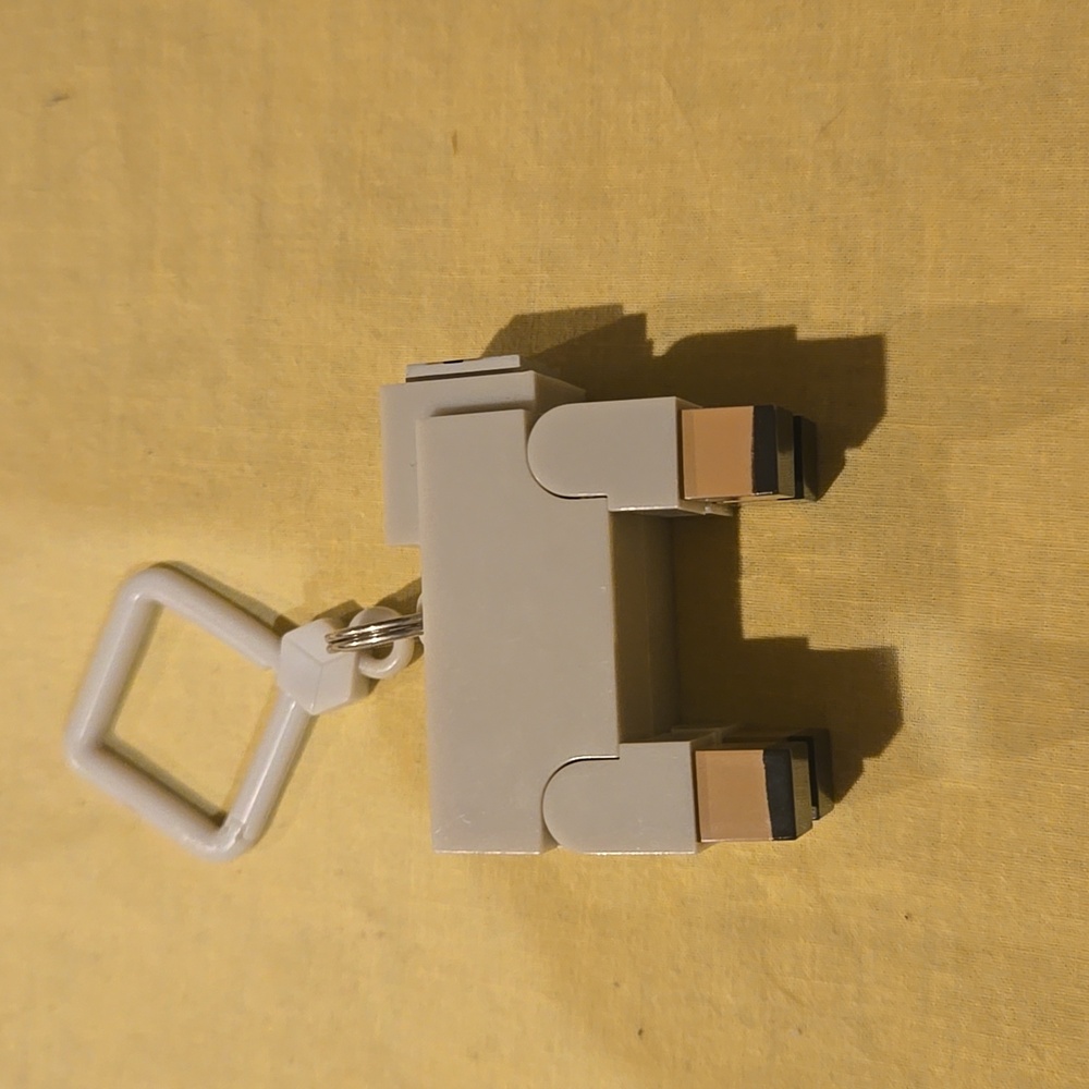 Minecraft Sheep Keychain (2014) - Picture 4 of 6